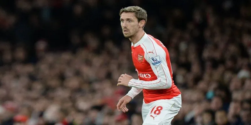 Nacho Monreal thuộc top 10 hậu vệ cánh trái huyền thoại 